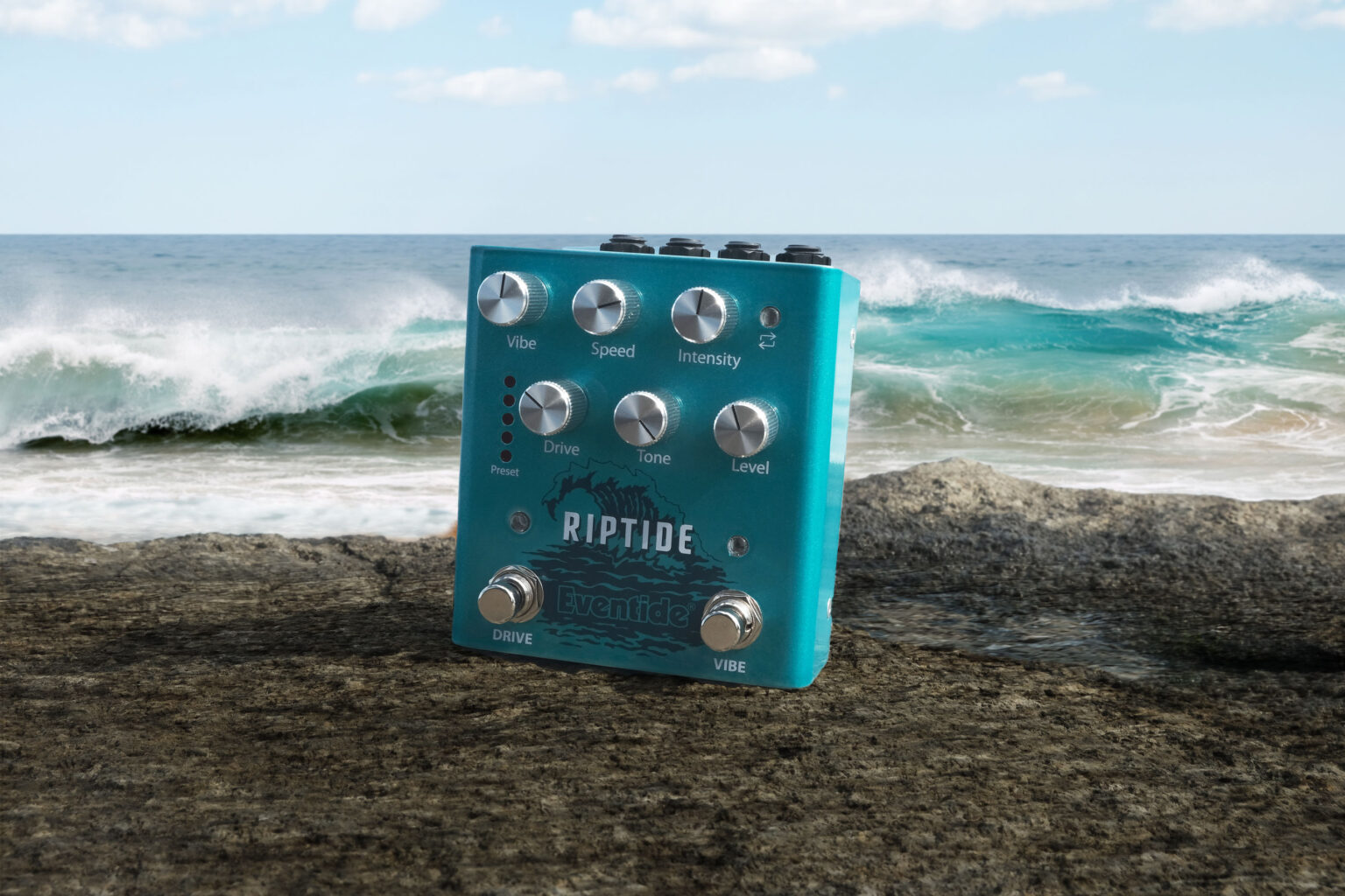 Backbiter Vs Riptide Riptide - Univibe + Distortion Effects Pedal - Eventide Audio