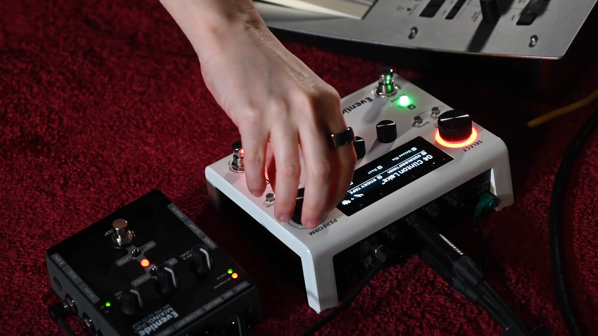 Vines - H90 Harmonizer Vocal with MixingLink Mic Pre